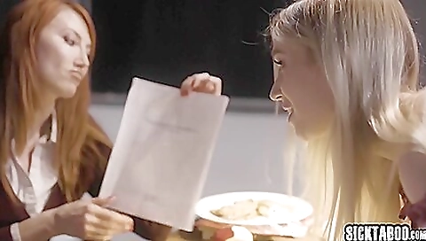 Asian girl with a hot body gets creampie