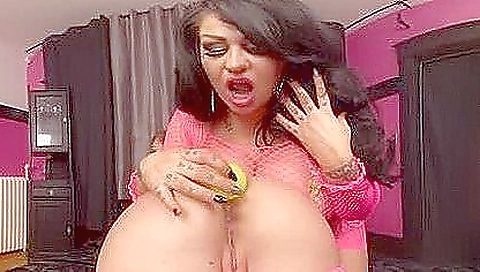 Blonde and brunette haired blonde