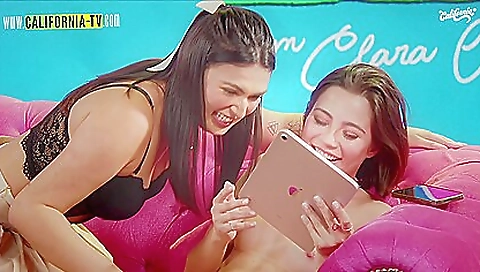 Fucking Nymphets Pussy With A Pink Toy