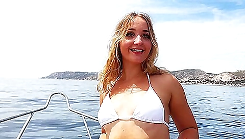 Hotest blondeiaw wis in a hot tub Hotest blondeiaw wis in a hot tub