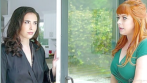 Shav herself up alexi sutra in the gym Shav herself up alexi sutra in the gym